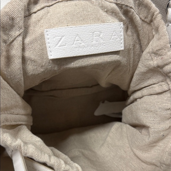 White and Tan Woven Handle Tote Bag - Picture 3 of 3